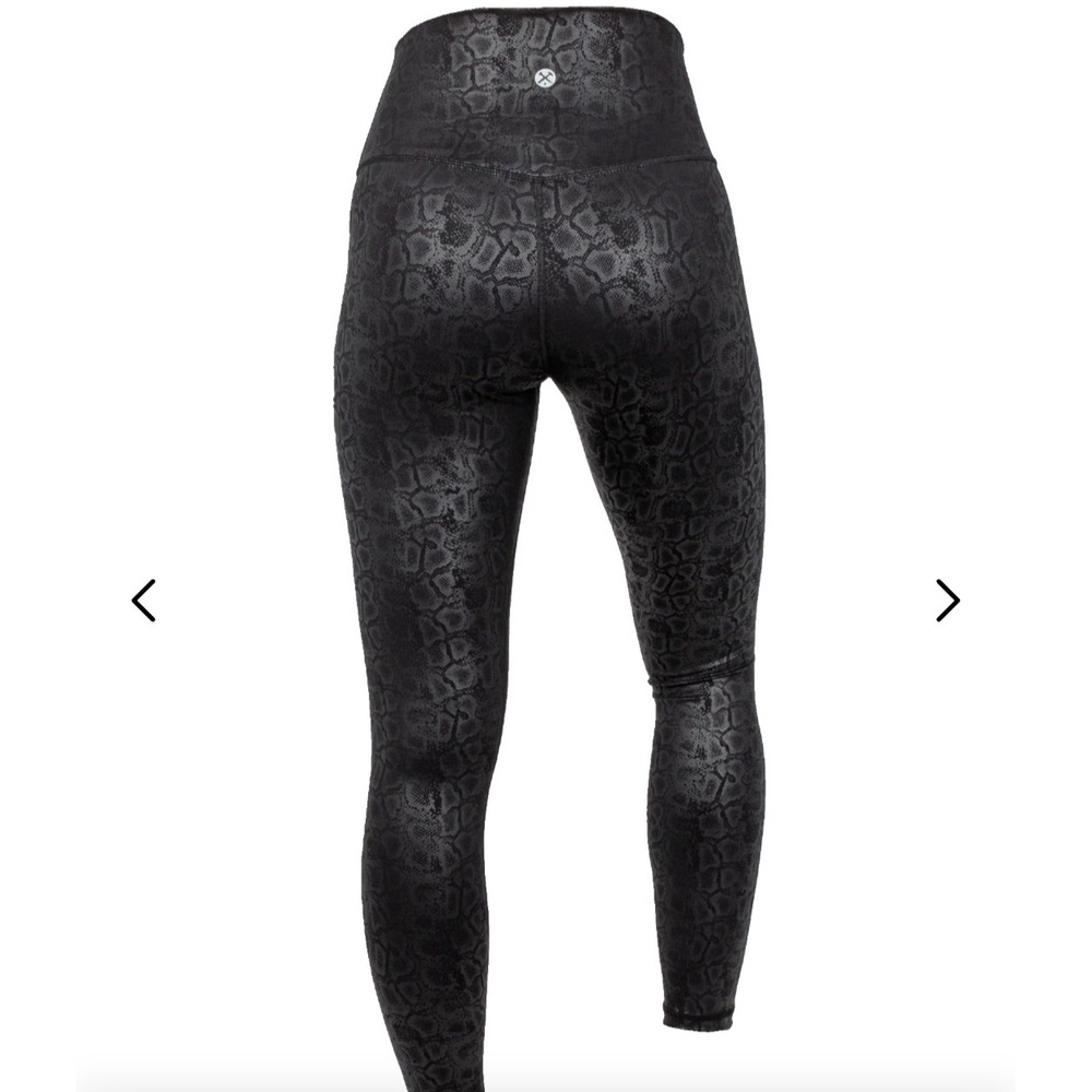 Dixxon Flannel Co Queen Cobra leggings Animal Print Size Medium
